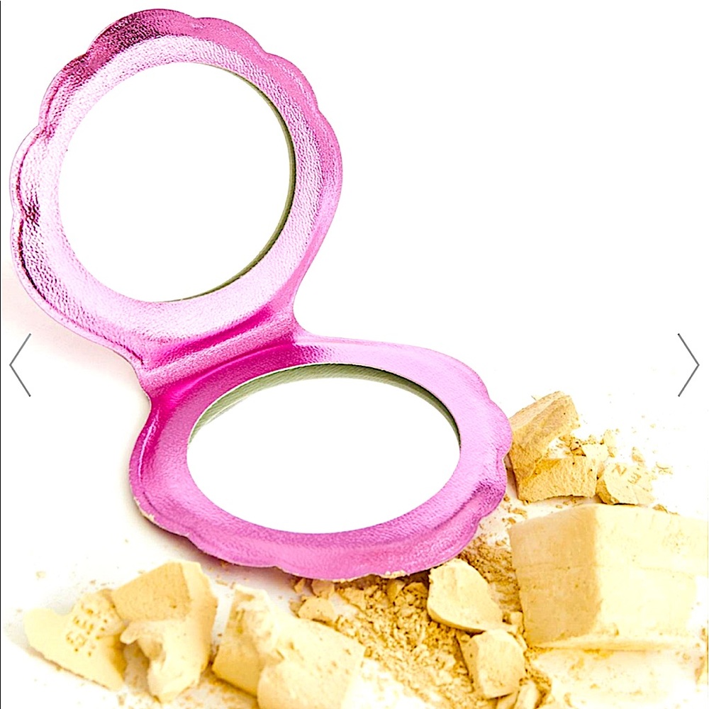 🪄🧜🏼‍♀️🐚🪸SOLD🪸🐚🧜🏼‍♀️Mermaid Shell Compact Mirror for purse